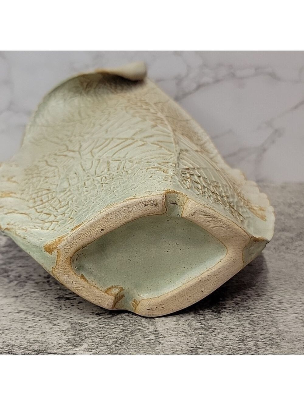 Textured Leaf Patterned Ceramic Vase - Picture 8 of 8
